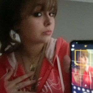 Meet your Posher, Monique